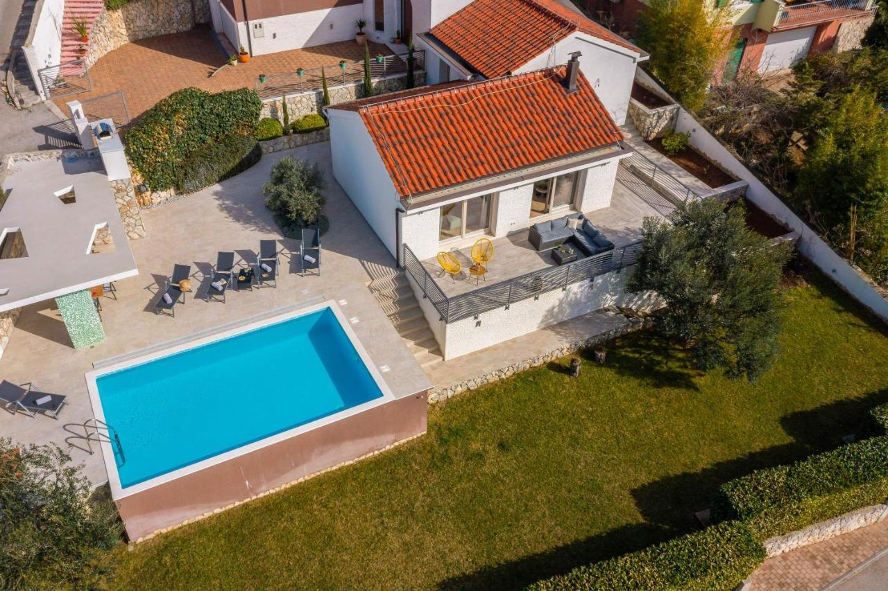 Villa Tela With Pool Zaboric Eksteriør bilde
